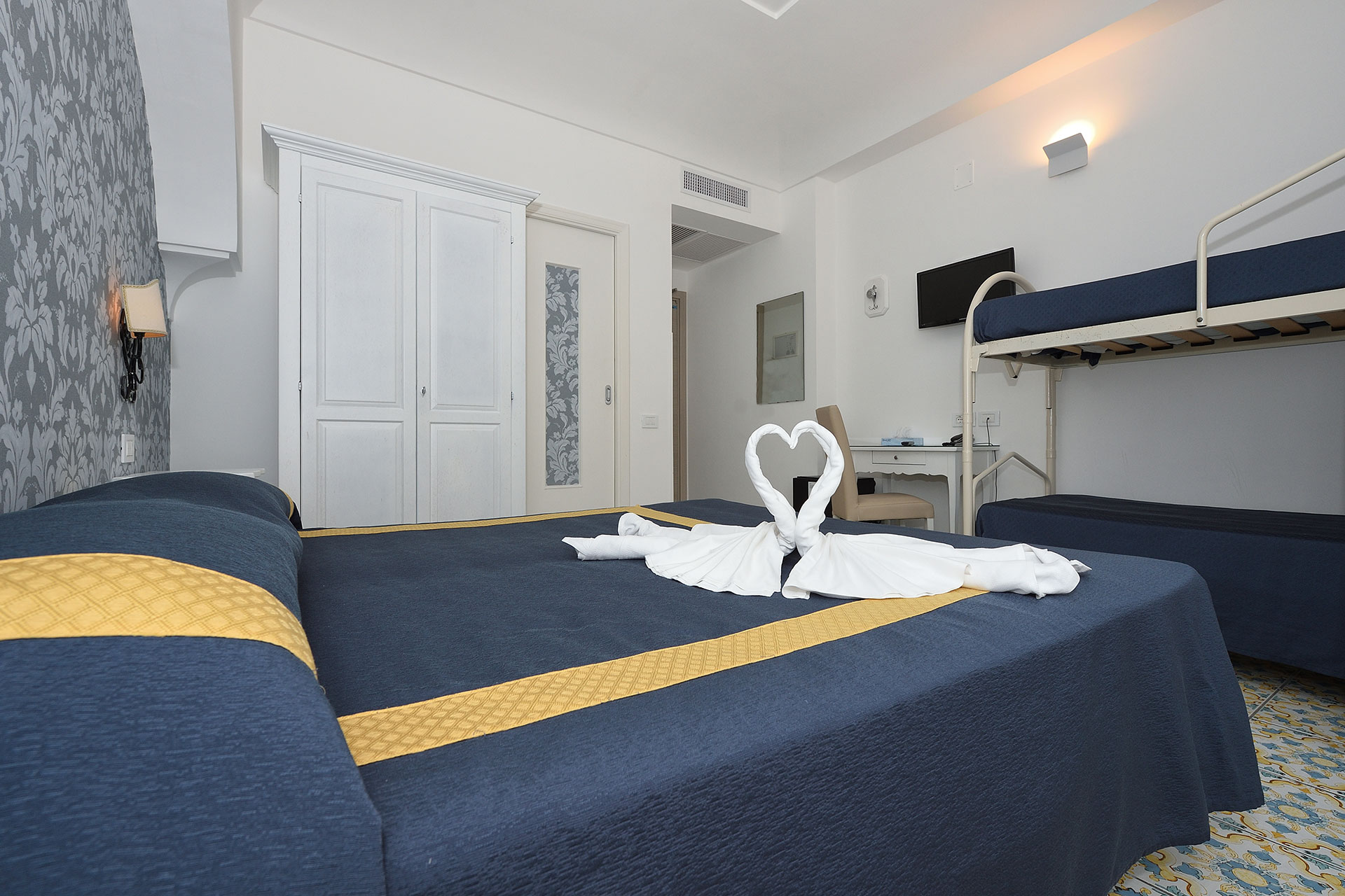 superior quadruple room