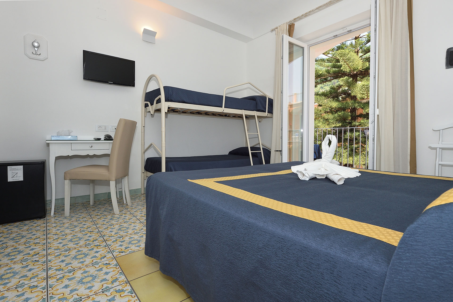 superior quadruple room