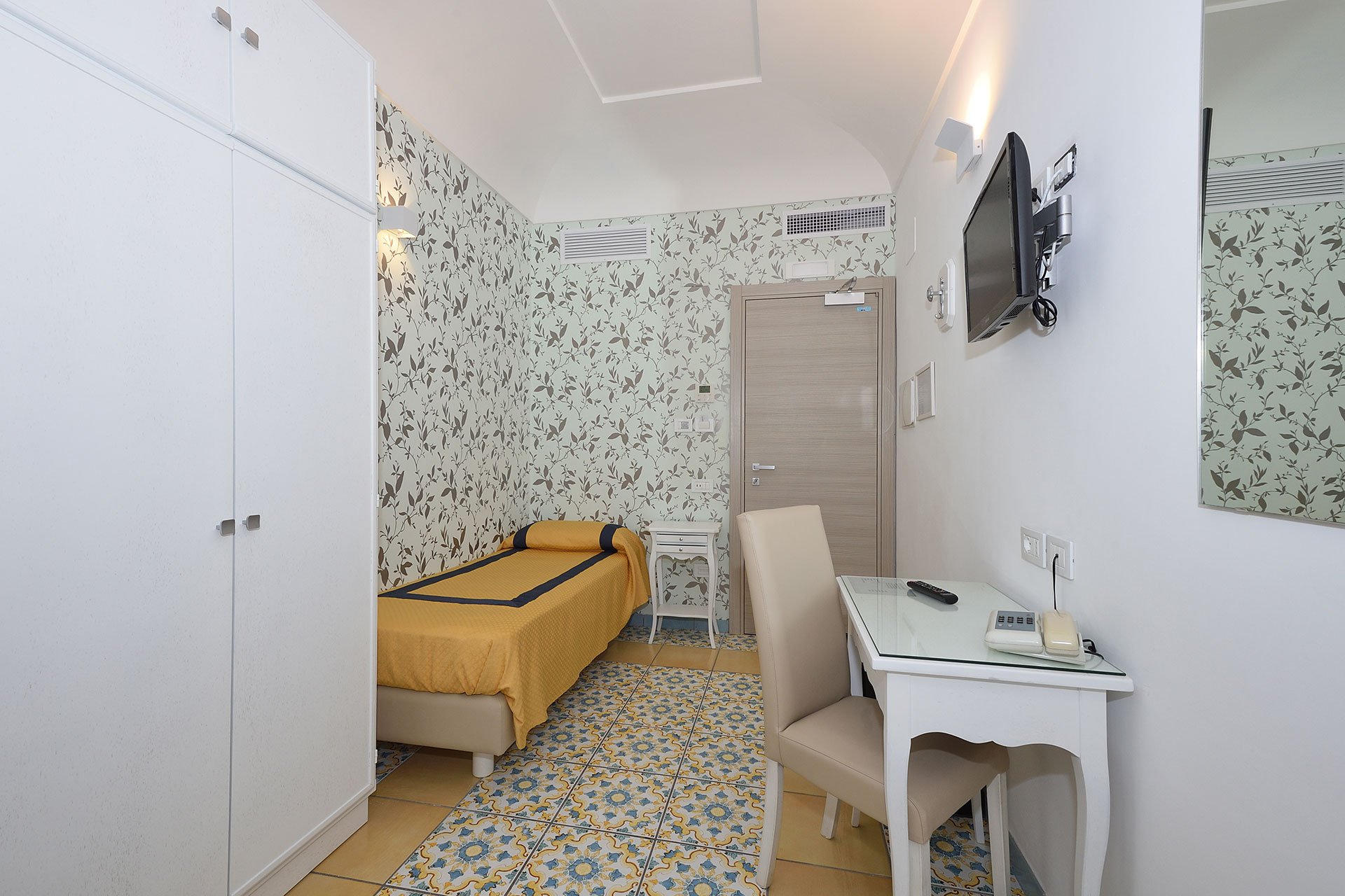 economy single room