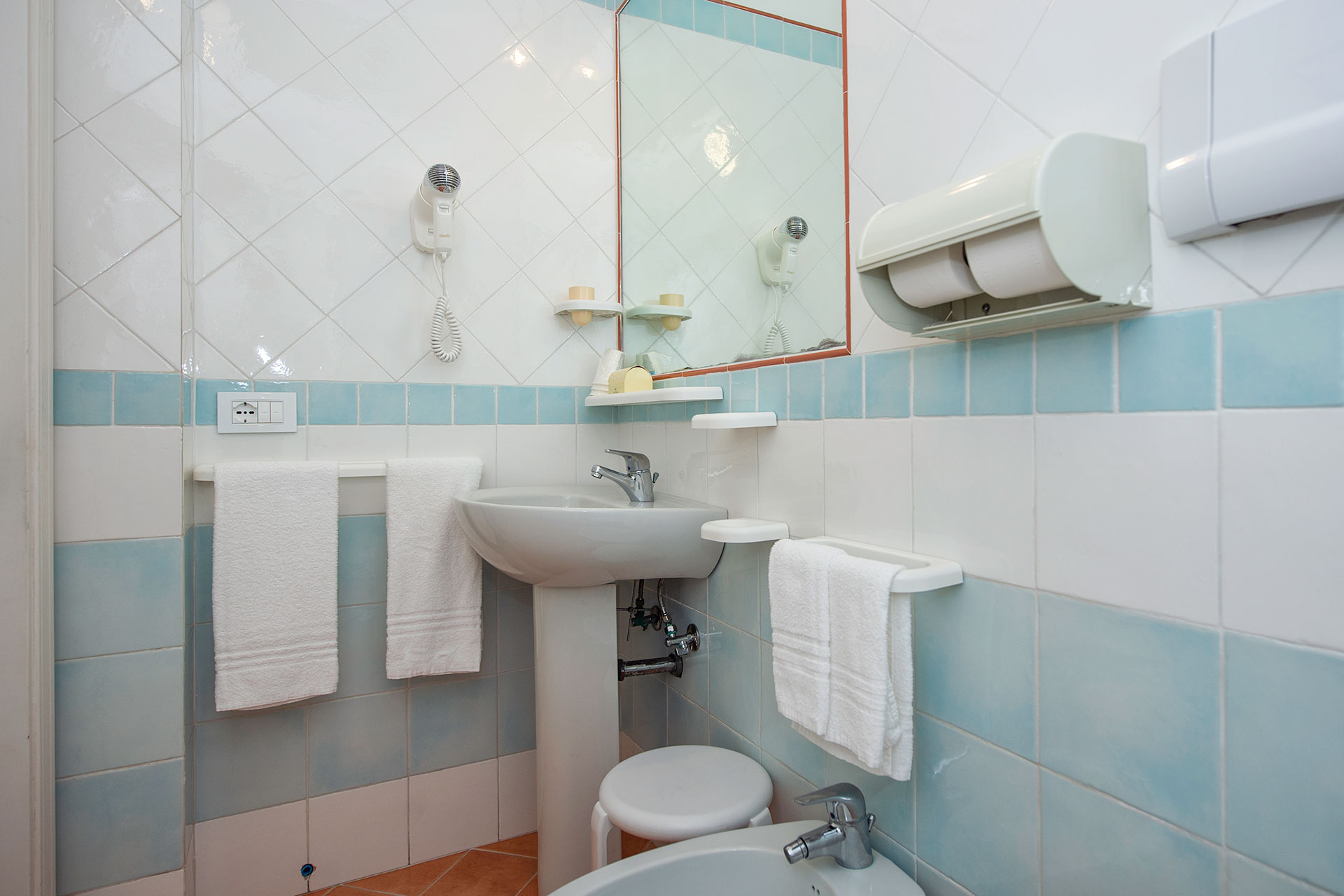 standard triple room